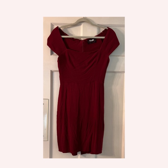 Reformation Orlando Dress Garnet Sz 10 EUC Off Shoulder - Picture 2 of 5